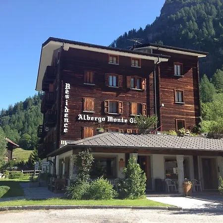 Monte Giove Couette-café 3*
